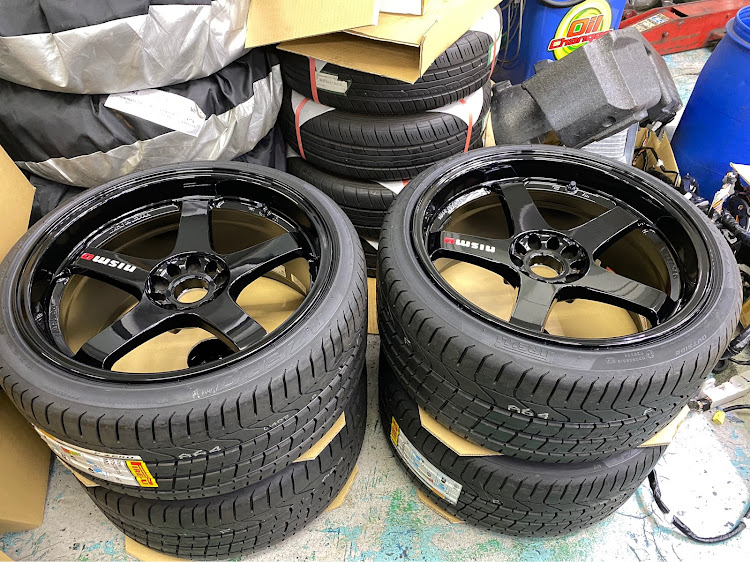 スカイライン GT-Rの衝動買い・やっと買えた・アゲアゲ・ホイール交換に関するカスタム事例の投稿画像1枚目