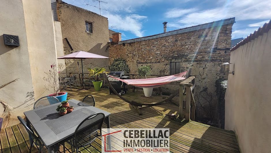 Vente maison 9 pièces 210 m² à Billom (63160), 349 900 €