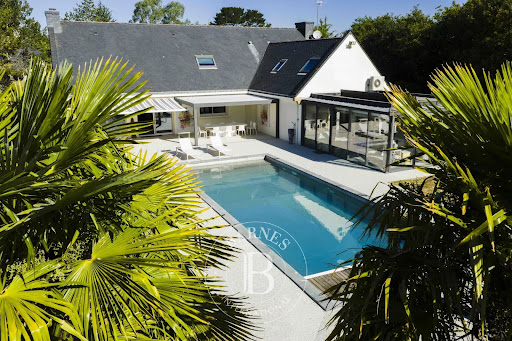 Maison avec piscine et jardin 4