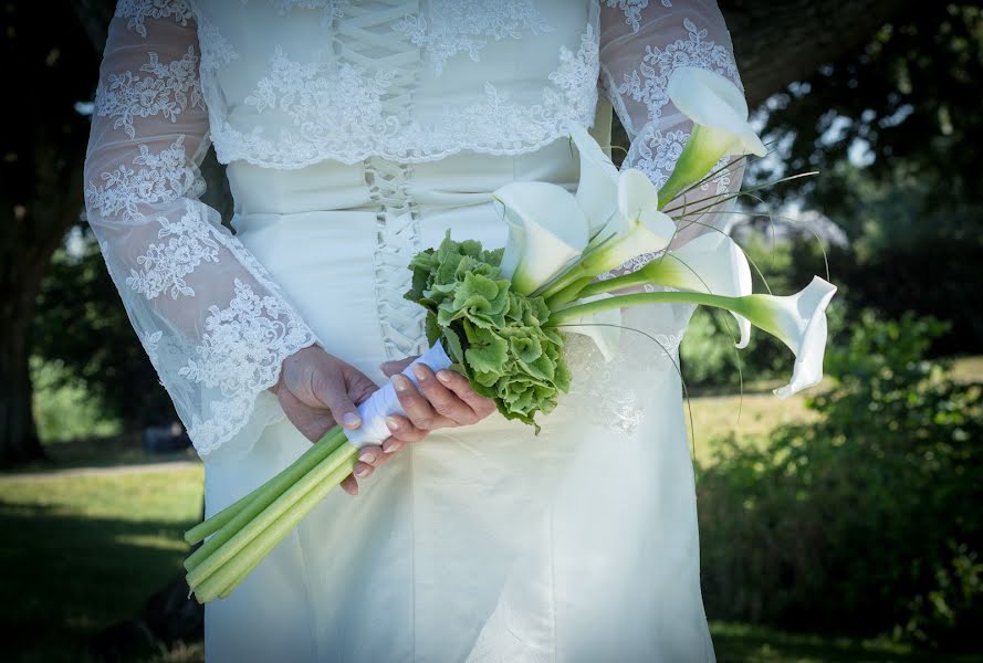 Hääkuvaaja Annie Van Meteren-Blom (vanmeteren-blom). Kuva otettu 6. maaliskuuta 2019