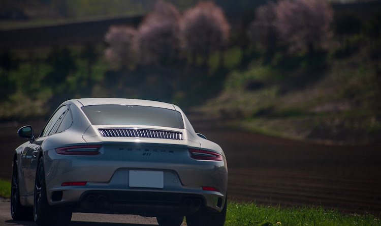 911 クーペのporsche911・北海道・八重桜・discover＿ct・羊蹄山に関するカスタム事例の投稿画像4枚目