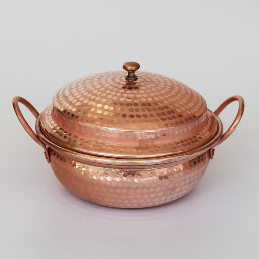 Title 4, Copper pot for precise and stylish cooking. Eve...