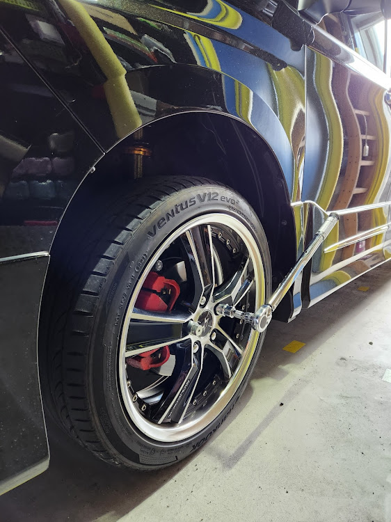 ヴォクシーのSamu's Garage・JACK高雄MT・市民センター、介護支援センター、病院のハシゴ・車高調の異音対策で掃除・ブラックマニアコーティングに関するカスタム事例の投稿画像10枚目