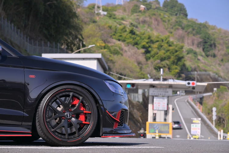 RS3 セダンの#関東遠征・箱根ターンパイク・ドアパンチは車だけでなく持ち主も凹ませます( ノД`)…・スカイツリーに関するカスタム事例の投稿画像3枚目