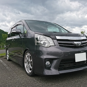 ノア ZRR70W