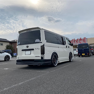 ハイエースバン TRH200V