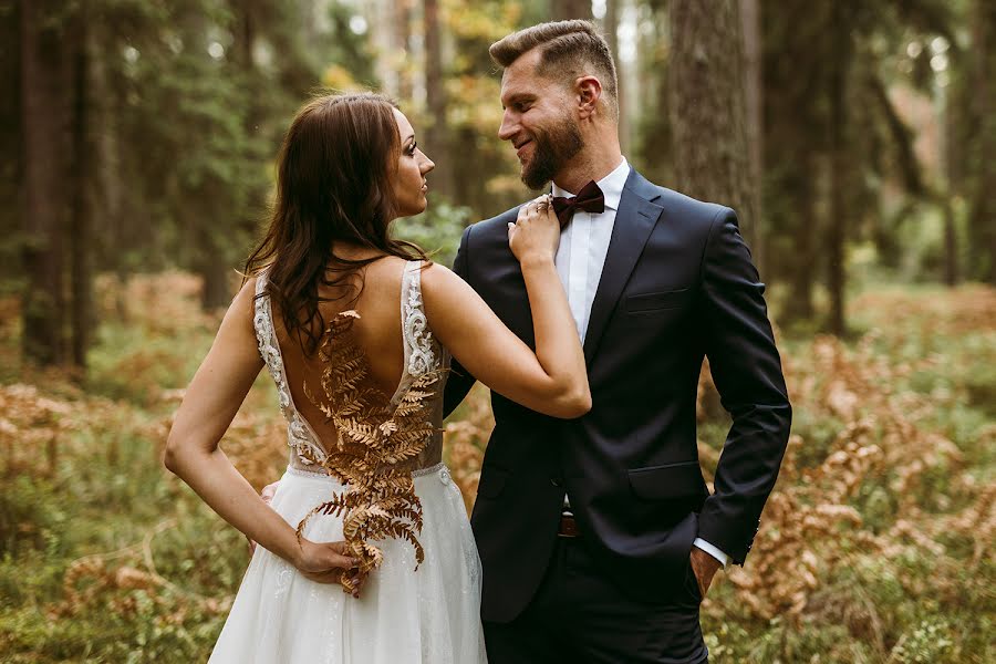 Fotógrafo de casamento Michał Dolibóg (shotsoflove). Foto de 3 de dezembro 2019