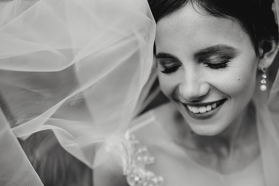 Wedding photographer Elena Senchuk (baroona). Photo of 23 July 2018