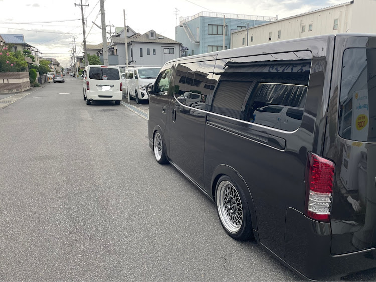 NV350キャラバンの社外マフラー・ボディライン BodyLine・排気系・ボディラインに関するカスタム事例の投稿画像4枚目