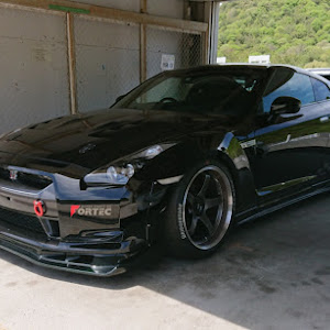 NISSAN GT-R R35