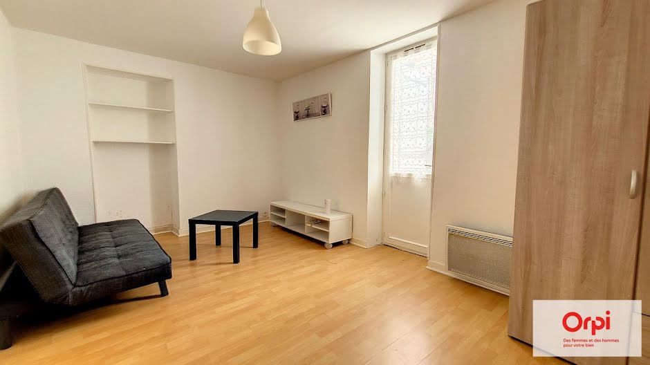 Location  appartement 1 pièce 30.33 m² à Montluçon (03100), 315 €