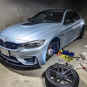 M4 クーペ F82