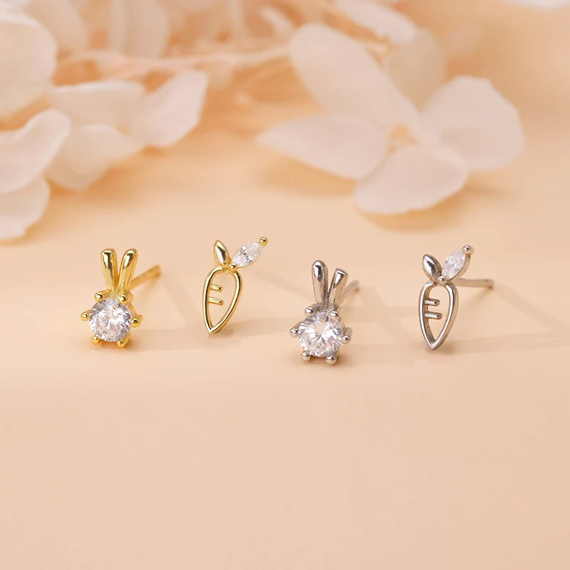 Boucles d'oreilles Bunny asymétriques en argent sterling S925, design de niche, un accessoire unique pour un style élégant et moderne.