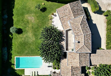 Maison avec piscine et terrasse 10