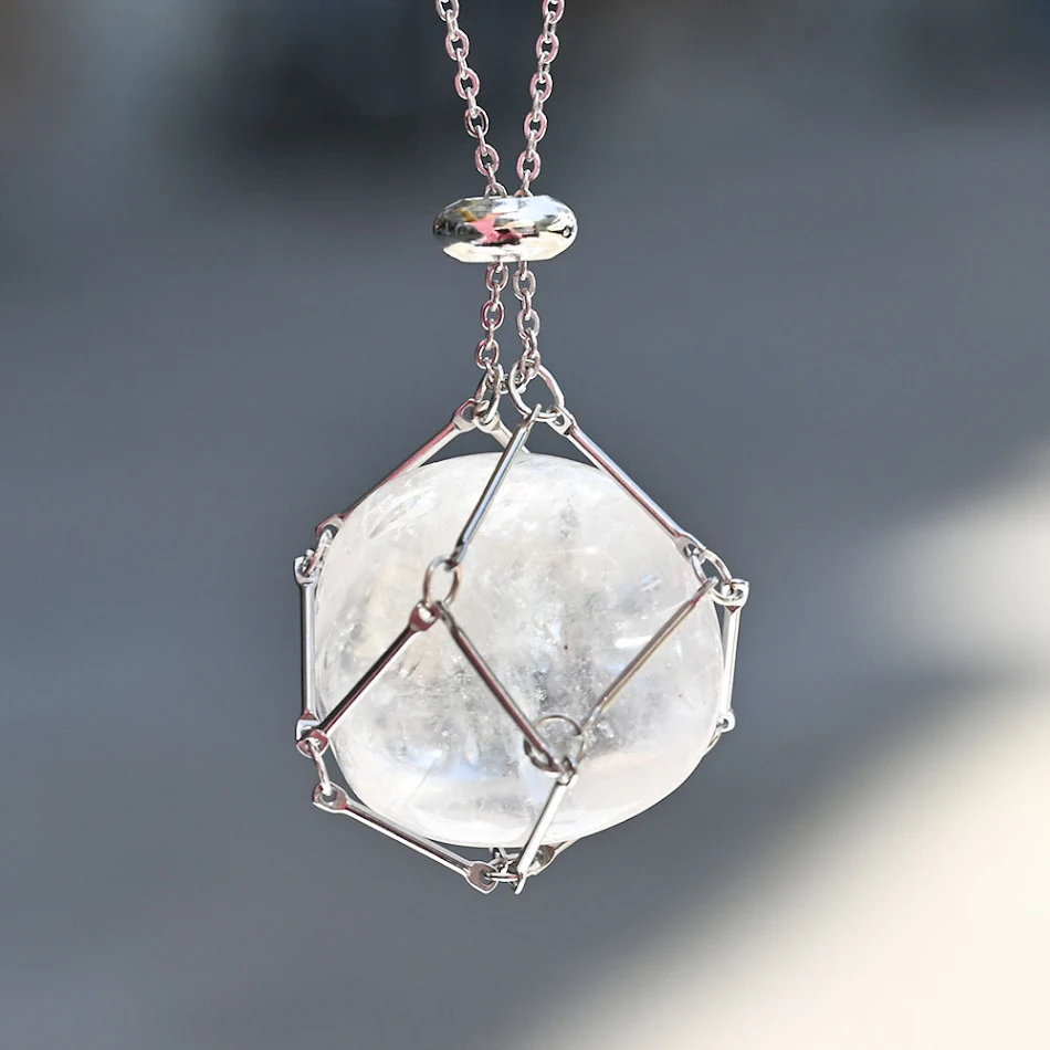 Pendentif en Cristal d'Énergie Naturelle Boostez Votre Énergie et Bien-être Équilibre et Harmonie Ressentez la Vitalité Naturelle au Quotidien