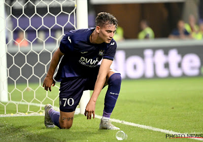 Esposito blijkt het gewoon afgetrapt te zijn bij Anderlecht: "Van niet-geselecteerde spelers verwachten we dat ze in het stadion zitten"