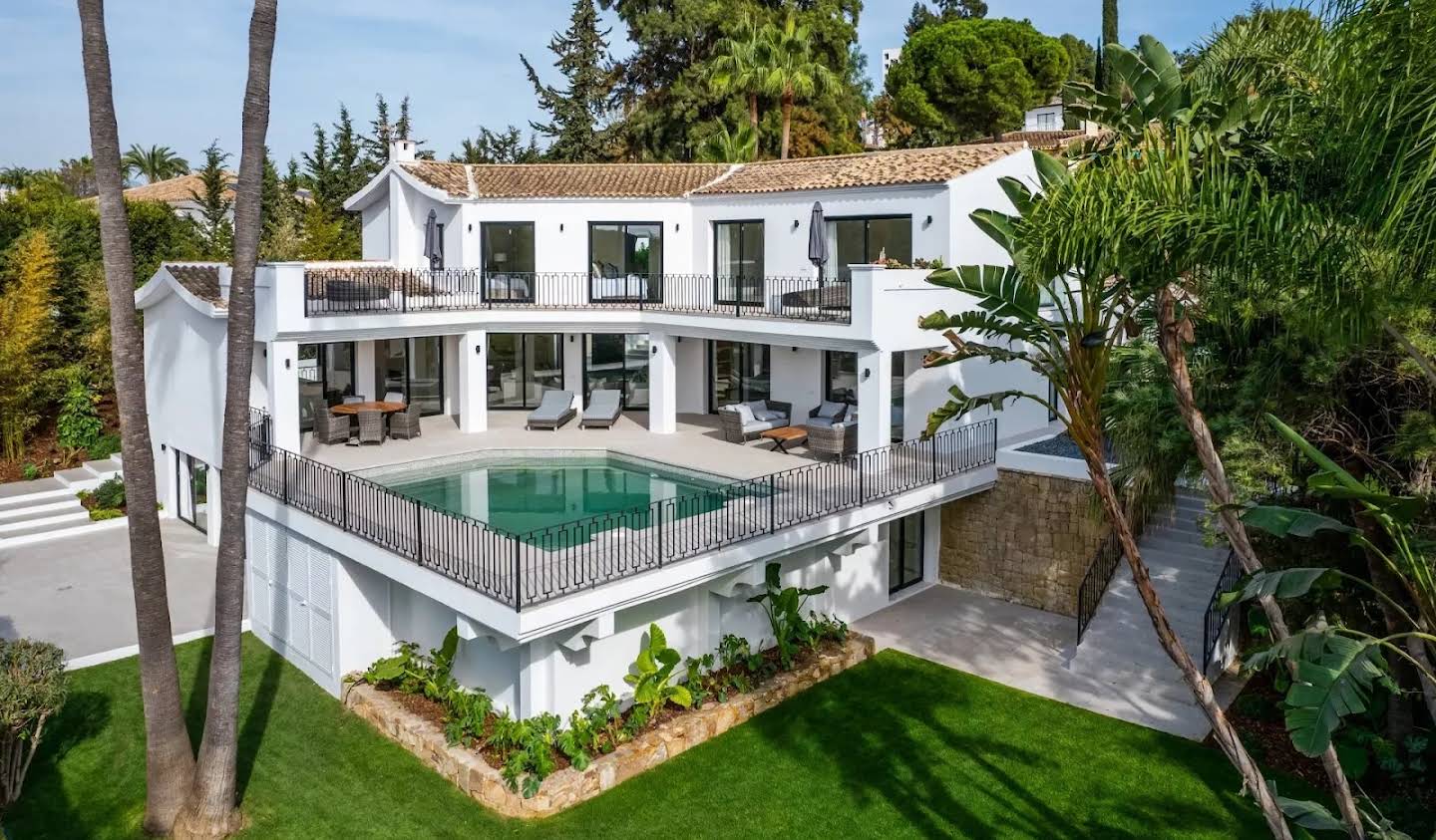 Villa with terrace Estepona