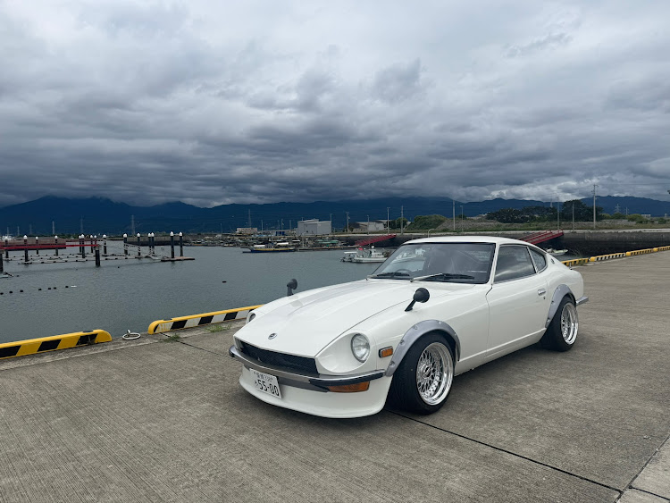 フェアレディZのBBS・BBS RS・リバレル・240Z・雨降りそうに関するカスタム事例の投稿画像1枚目