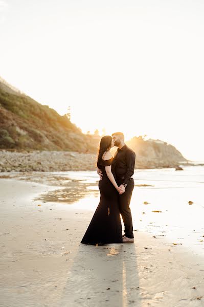 Wedding photographer Dmitrii Raposo-Oleinik (oleynikdmitry). Photo of 13 December 2023