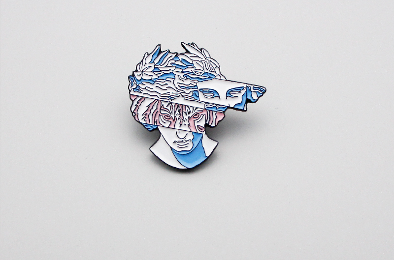 Broche de Arte Romana Antiga, o Melhor Amigo dos Apaixonados. Um acessório elegante e perfeito para presentear quem você ama.