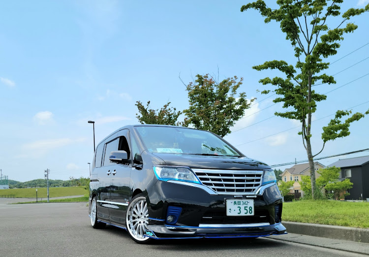 セレナの梅雨の晴れ間・雰囲気の良い場所に関するカスタム事例の投稿画像2枚目