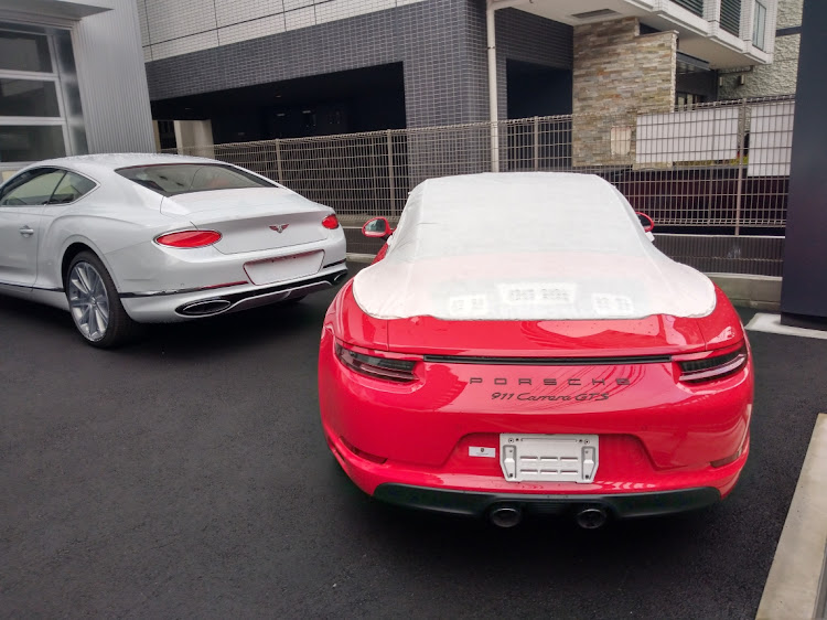 996カレラのポルシェturbo・ポルシェカレラカブリオレ・新車イイなぁ〜！・隣のポルセン！に関するカスタム事例の投稿画像2枚目