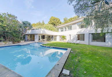 Maison avec piscine et terrasse 2