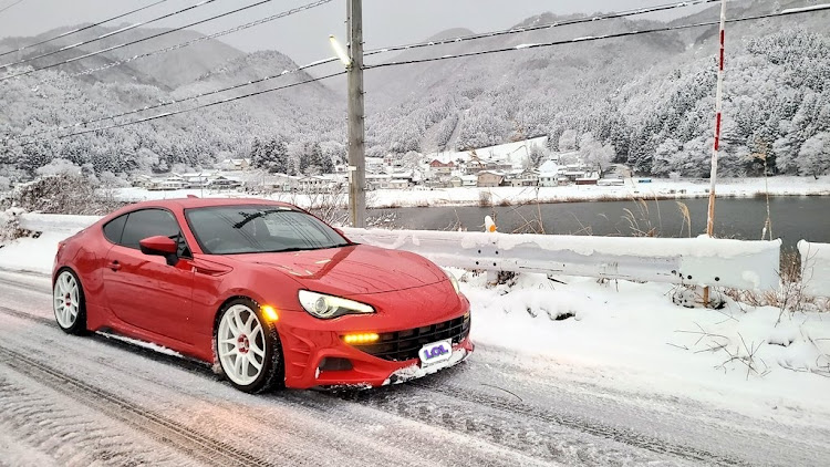 86の雪あそび・峠道・スピンターンノブ・AE86カローラレビン・冬休みの過ごし方に関するカスタム事例の投稿画像1枚目