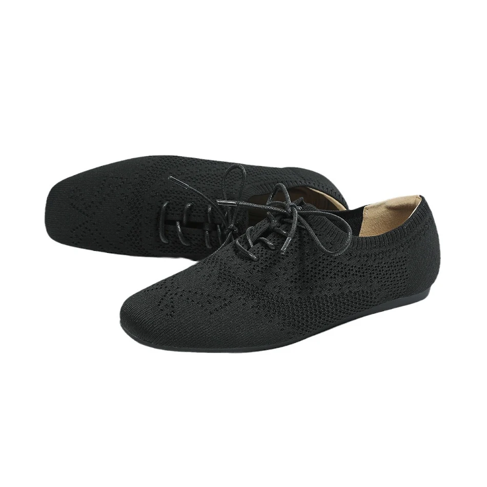 Scarpe oversize Flyknit brogue con lacci e punta quadrata per il tempo libero. Comode ed eleganti, con design 