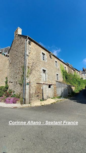 Vente maison 10 pièces 156 m² à Saint-Gilles-Pligeaux (22480), 85 000 €