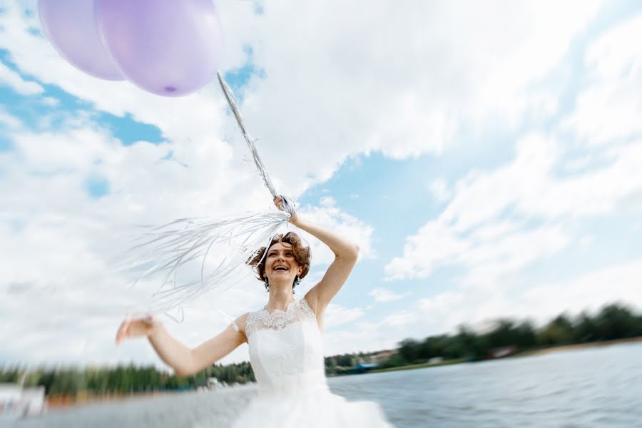 Fotógrafo de casamento Konstantin Nikiforov-Gordeev (foto-cinema). Foto de 1 de junho 2015