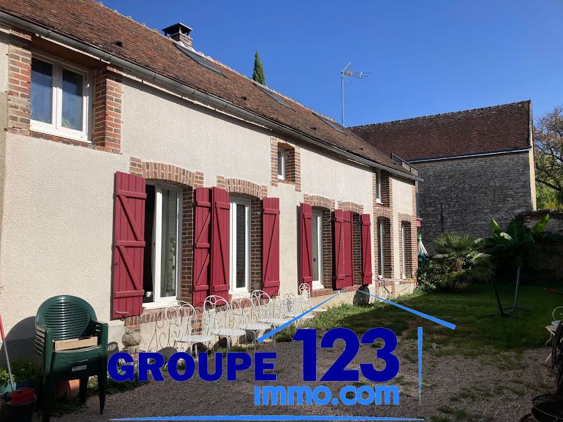 Vente maison 4 pièces 127 m² à Guerchy (89113), 199 900 €