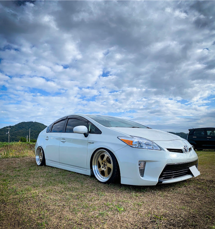 プリウスのN-kazu・zvw30・プリウスUS仕様・車高短に関するカスタム事例の投稿画像1枚目