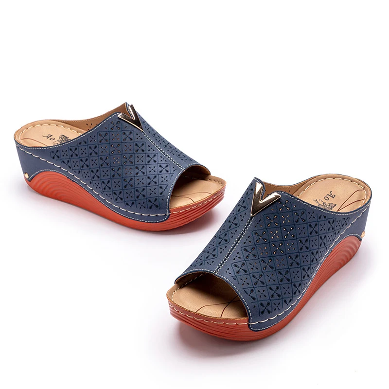 Title 8, Dames slippers met sleehak en platform in grote...