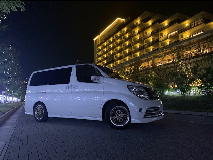 エルグランドの神戸・E51エルグランド・車好きと繋がりたいに関するカスタム事例の投稿画像1枚目