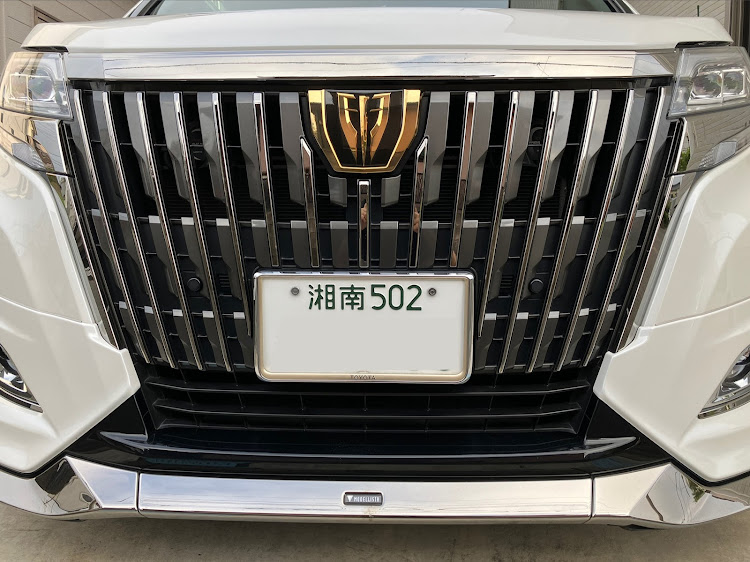 エスクァイアのエスクァイア・ZRR80G・自己満足・高級感アップ・プレステージナンバーフレームに関するカスタム事例の投稿画像4枚目