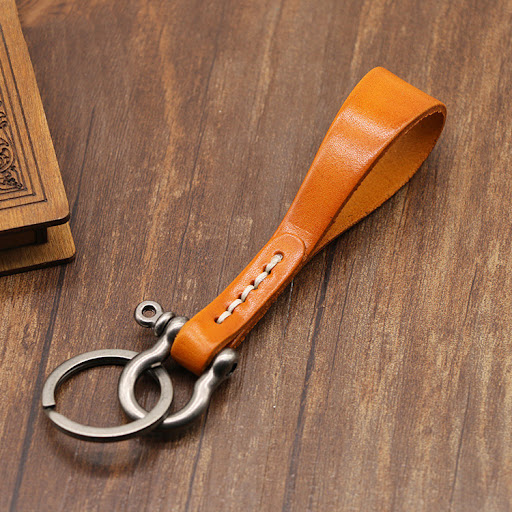 Title 1, Retro Leather Car Key Chain with Copper Horsesh...