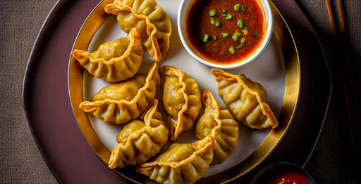 Pan Fried Paneer Momos [6 Pcs]