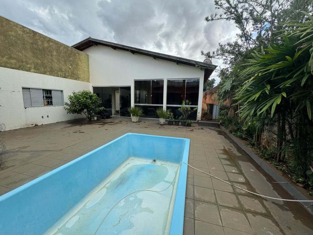 Casa com 3 dormitórios à venda, 400 m² por R$ 630.000,00 - Lourdes - Uberaba/MG