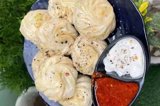 Chilli Cheese Steamed Momos [8 Pieces]