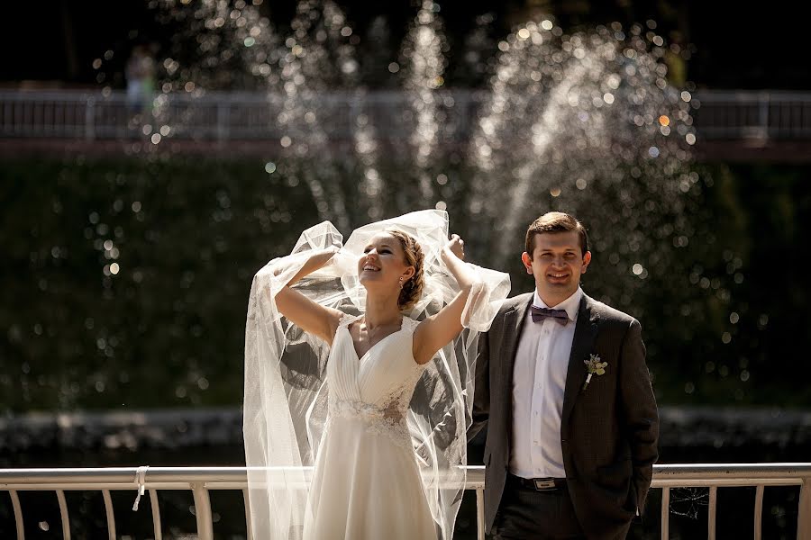 Wedding photographer Olya Shlemenkova (missolka). Photo of 7 October 2014