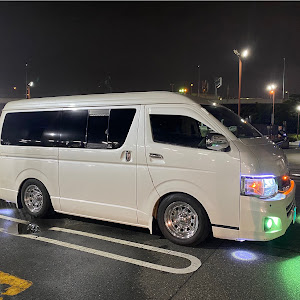 ハイエースバン TRH200V