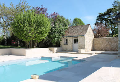 Maison avec piscine et terrasse 18