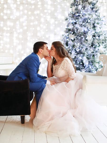 Wedding photographer Ekaterina Buneeva (ekaterinabuneeva). Photo of 24 December 2017