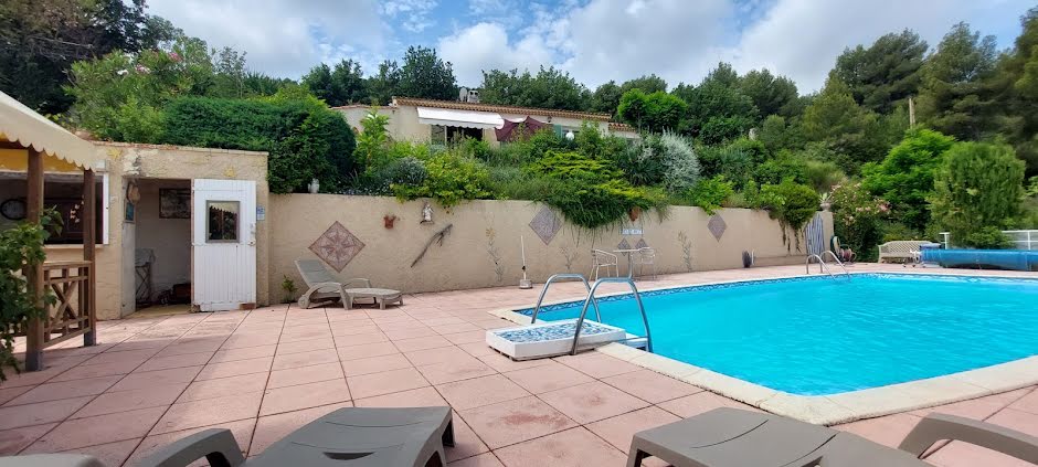 Vente villa 6 pièces 160 m² à Le Beausset (83330), 749 000 €