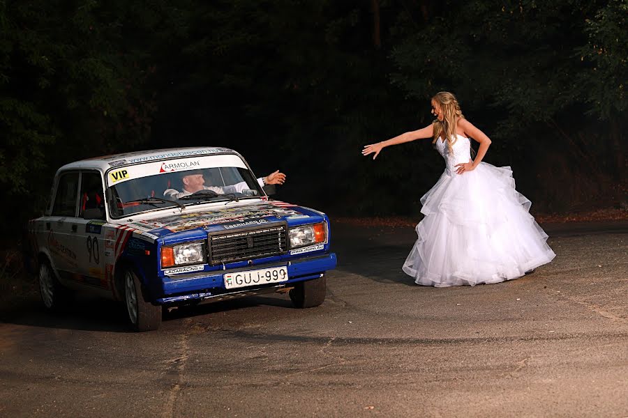 Fotógrafo de casamento Gyula Boros (borosgyula). Foto de 10 de setembro 2021