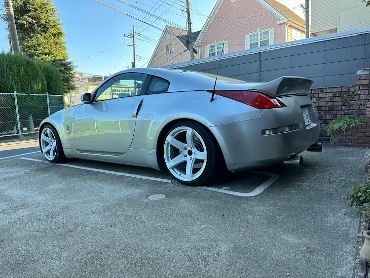 フェアレディZのナンバースムージング・ダックテール・MAQSスプリング・z33・アンテナは長めの他車種純正流用に関するカスタム事例の投稿画像2枚目
