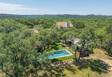 Maison avec piscine et jardin 4