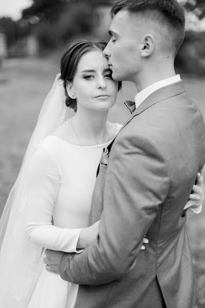 Fotógrafo de casamento Oleg Susyak (olegphoto1505). Foto de 3 de setembro 2021