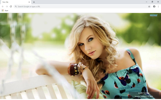 Taylor Swift New Tab & Wallpapers Collection